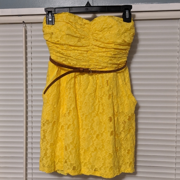 Dillards Dresses & Skirts - GB Dillard's Brand Yellow Strapless Lace Dress